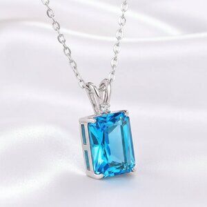 9.72 Carat Swiss Sea Blue Simulated Topaz Sapphire Aquamarine Necklace NWOT